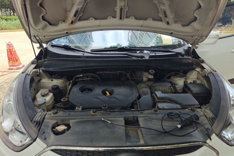 Used Hyundai ix35 2012 2.0L Automatic Two-Wheel Drive New Edition GL Engine Bay