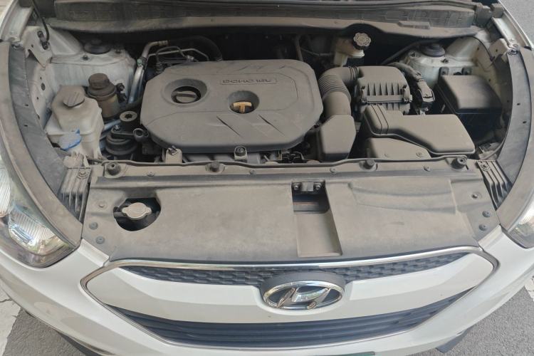 Used Hyundai ix35 2012 2.0L Automatic Two-Wheel Drive Elite Edition GLS Engine Bay