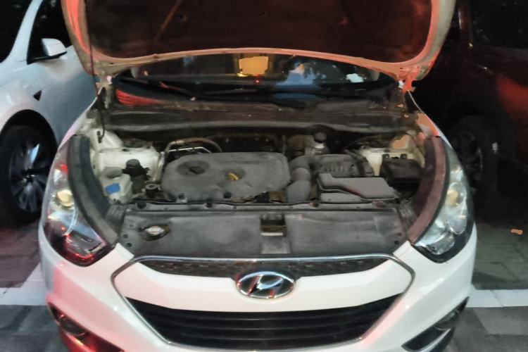Used Hyundai ix35 2012 2.0L Automatic Two-Wheel Drive Elite Edition GLS Engine Bay