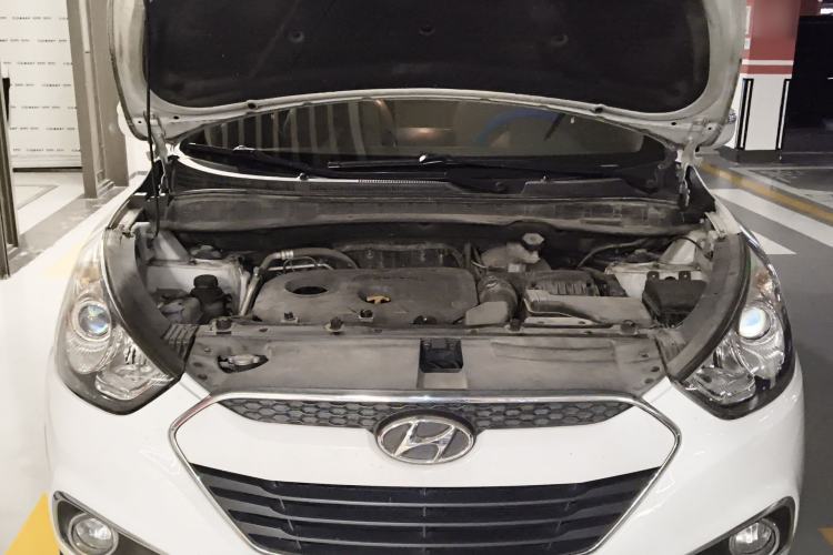 Used Hyundai ix35 2012 2.0L Automatic Two-Wheel Drive Elite Edition GLS Engine Bay