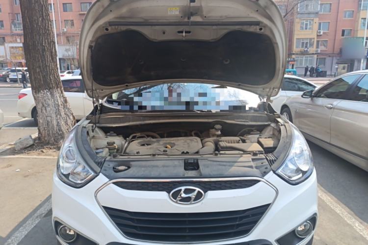 Used Hyundai ix35 2012 2.0L Automatic Two-Wheel Drive Elite Edition GLS Engine Bay