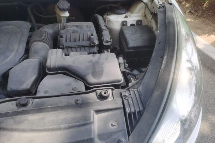 Used Hyundai ix35 2012 2.0L Automatic Two-Wheel Drive Elite Edition GLS Engine Bay Left