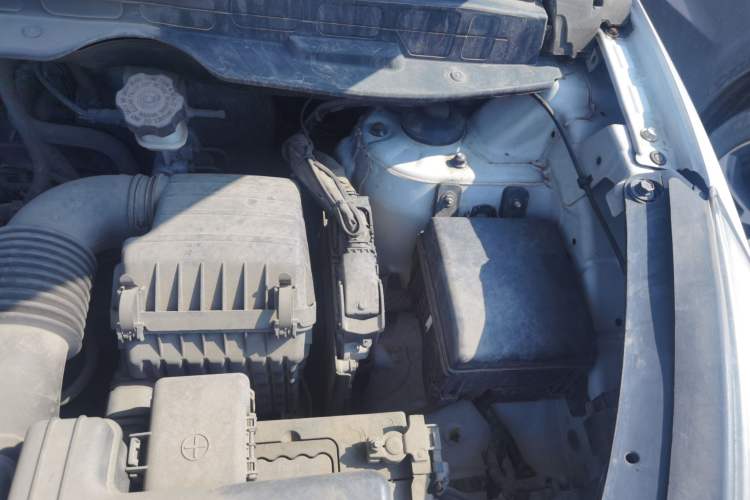Used Hyundai ix35 2012 2.0L Automatic Two-Wheel Drive New Edition GL Engine Bay Left
