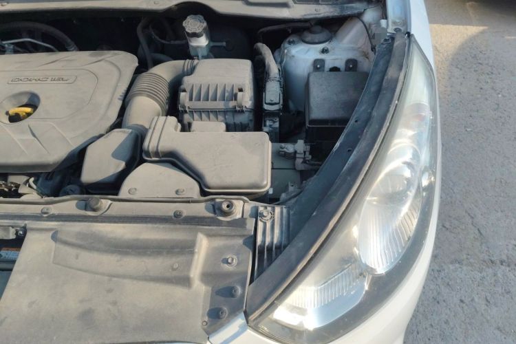Used Hyundai ix35 2012 2.0L Automatic Two-Wheel Drive Elite Edition GLS Engine Bay Left