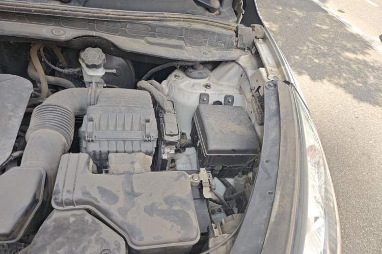 Used Hyundai ix35 2012 2.0L Automatic Two-Wheel Drive Elite Edition GLS Engine Bay Left