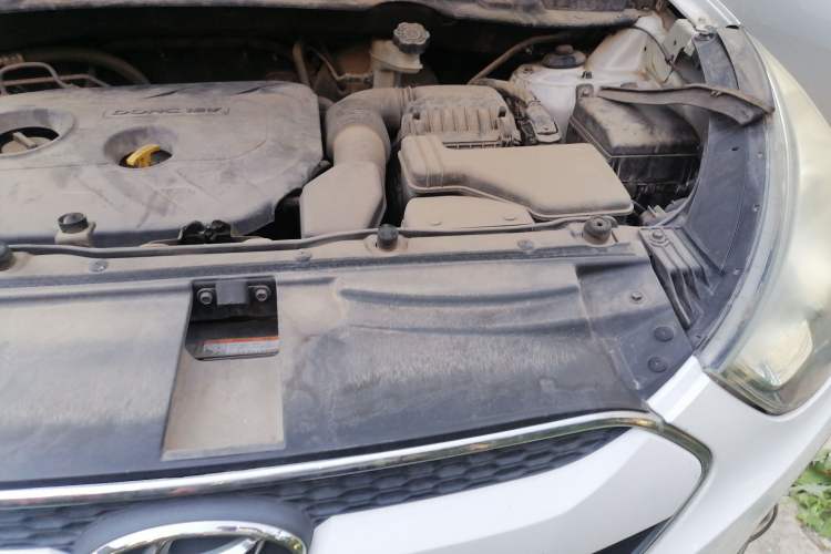 Used Hyundai ix35 2012 2.0L Automatic Two-Wheel Drive Elite Edition GLS Engine Bay Left