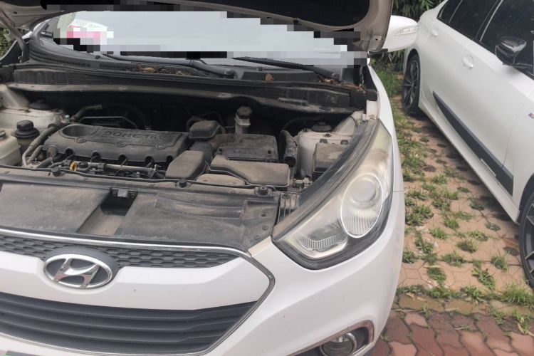 Used Hyundai ix35 2012 2.4L Automatic Two-Wheel Drive Prestige Edition GLS Engine Bay Left