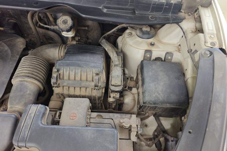 Used Hyundai ix35 2012 2.0L Automatic Two-Wheel Drive New Edition GL Engine Bay Left