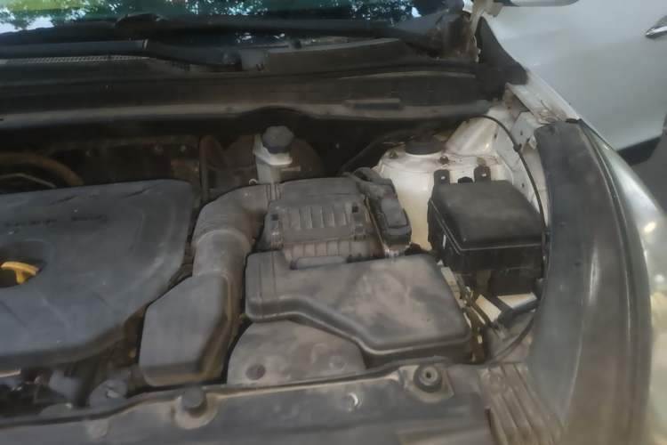 Used Hyundai ix35 2012 2.0L Automatic Two-Wheel Drive Elite Edition GLS Engine Bay Left