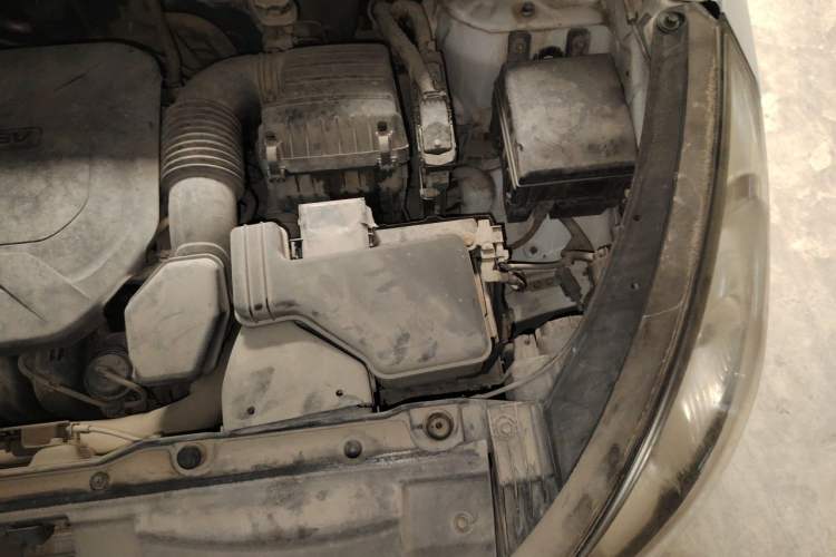 Used Hyundai ix35 2012 2.0L Automatic Two-Wheel Drive New Edition GL Engine Bay Left