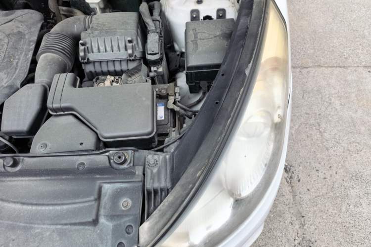 Used Hyundai ix35 2012 2.0L Automatic Two-Wheel Drive New Edition GL Engine Bay Left