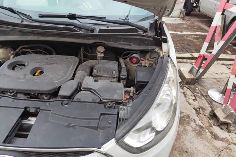 Used Hyundai ix35 2012 2.0L Automatic Two-Wheel Drive New Edition GL Engine Bay Left