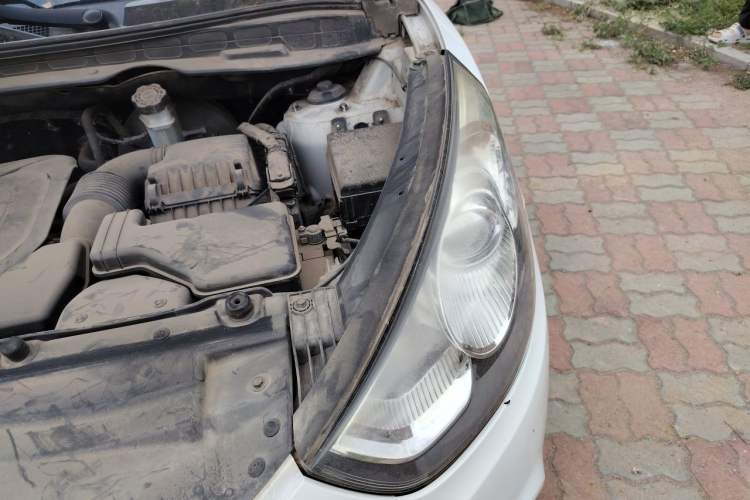 Used Hyundai ix35 2012 2.0L Automatic Two-Wheel Drive Elite Edition GLS Engine Bay Left