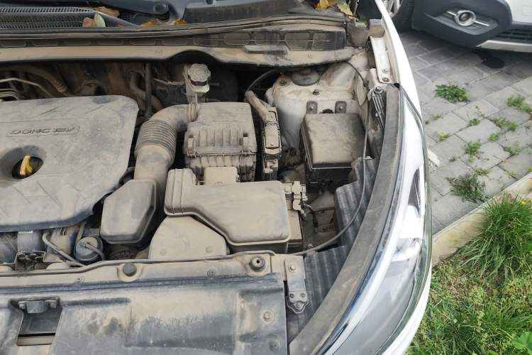 Used Hyundai ix35 2012 2.0L Automatic Two-Wheel Drive Elite Edition GLS Engine Bay Left