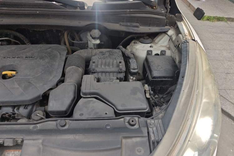 Used Hyundai ix35 2012 2.0L Automatic Two-Wheel Drive Elite Edition GLS Engine Bay Left