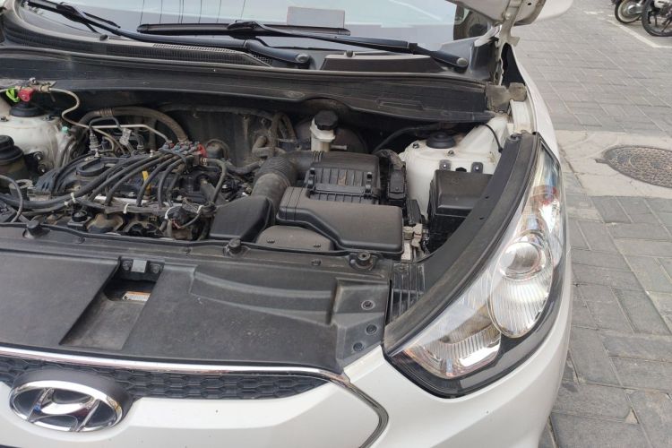 Used Hyundai ix35 2012 2.0L Automatic Two-Wheel Drive Elite Edition GLS Engine Bay Left