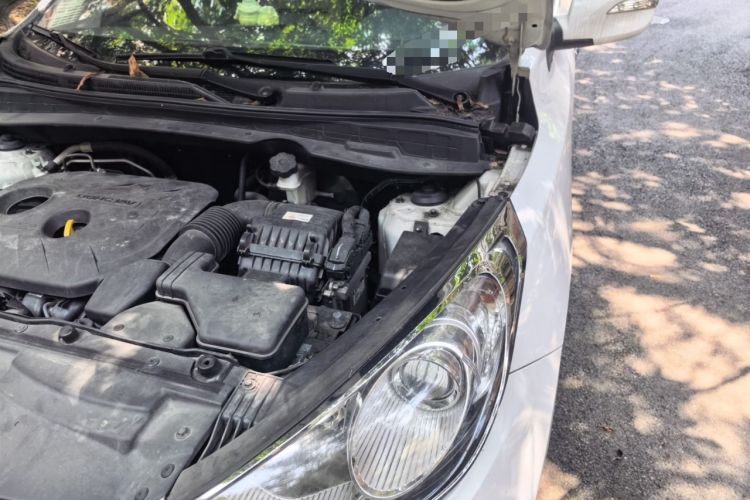 Used Hyundai ix35 2012 2.0L Automatic Two-Wheel Drive Elite Edition GLS Engine Bay Left