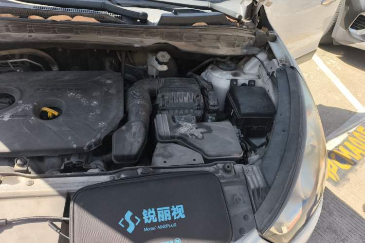 Used Hyundai ix35 2012 2.0L Automatic Two-Wheel Drive Elite Edition GLS Engine Bay Left