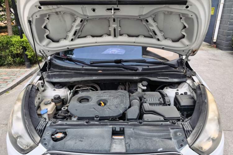 Used Hyundai ix35 2012 2.0L Automatic Two-Wheel Drive New Edition GL Engine Bay