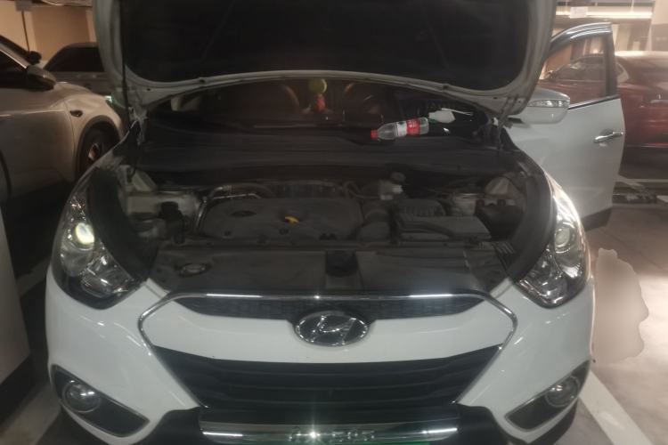Used Hyundai ix35 2012 2.0L Automatic Two-Wheel Drive Elite Edition GLS Engine Bay