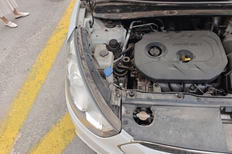 Used Hyundai ix35 2012 2.0L Automatic Two-Wheel Drive Elite Edition GLS Engine Bay Right