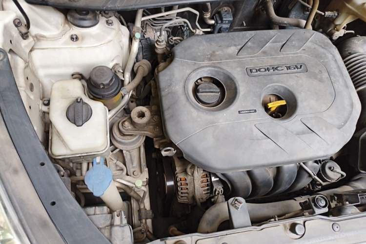 Used Hyundai ix35 2012 2.0L Automatic Two-Wheel Drive Elite Edition GLS Engine Bay Right