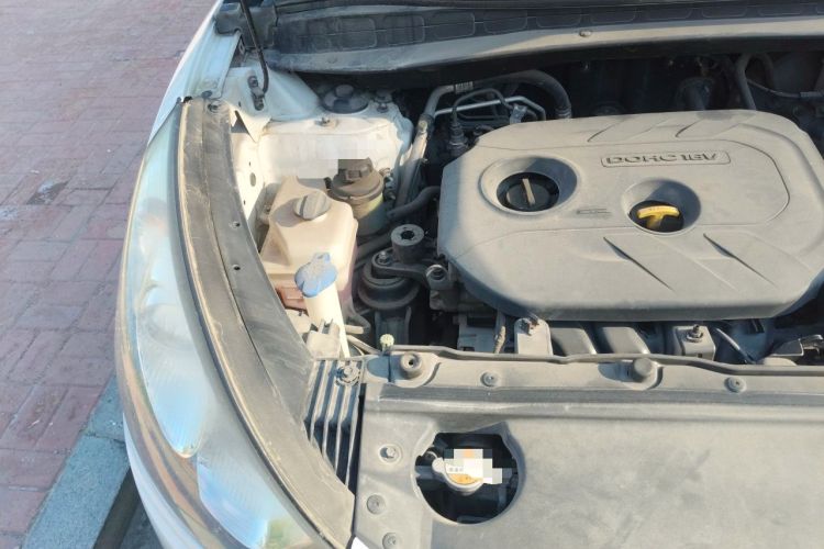 Used Hyundai ix35 2012 2.0L Automatic Two-Wheel Drive Elite Edition GLS Engine Bay Right