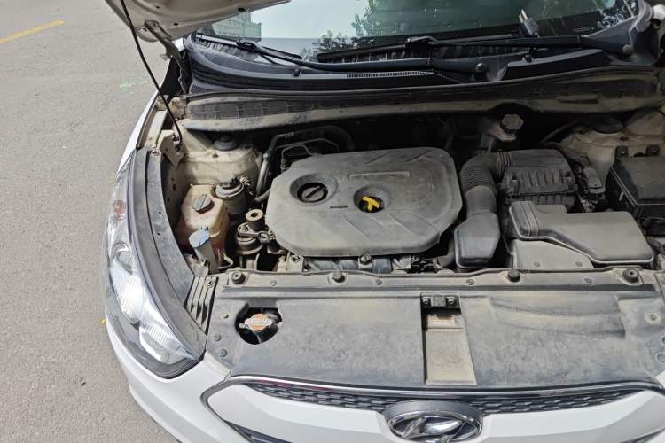 Used Hyundai ix35 2012 2.0L Automatic Two-Wheel Drive New Edition GL Engine Bay Right