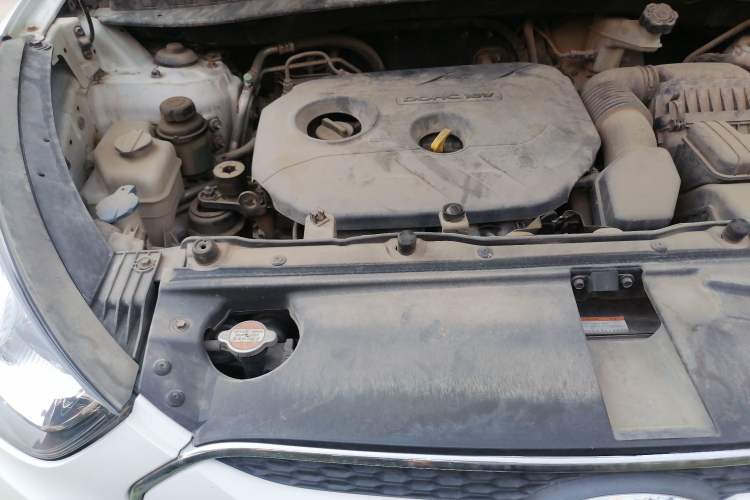 Used Hyundai ix35 2012 2.0L Automatic Two-Wheel Drive Elite Edition GLS Engine Bay Right