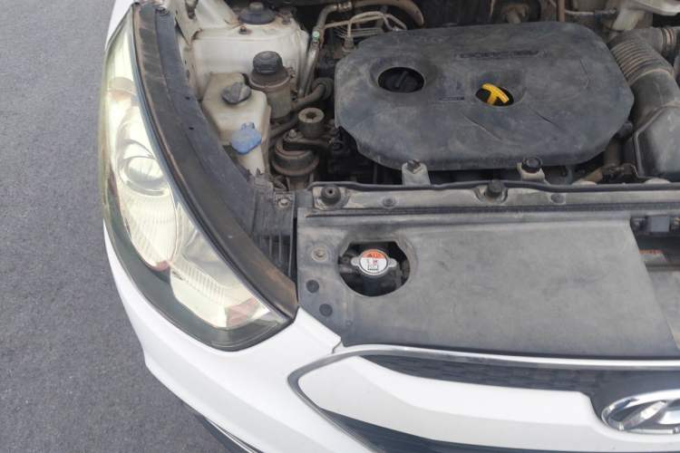 Used Hyundai ix35 2012 2.0L Automatic Two-Wheel Drive New Edition GL Engine Bay Right