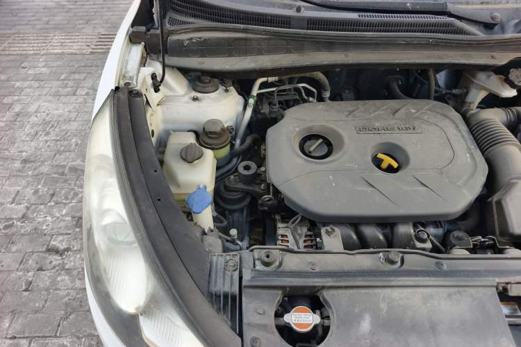 Used Hyundai ix35 2012 2.0L Automatic Two-Wheel Drive Elite Edition GLS Engine Bay Right