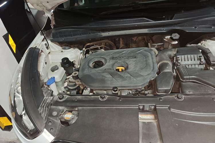 Used Hyundai ix35 2012 2.0L Automatic Two-Wheel Drive Elite Edition GLS Engine Bay Right