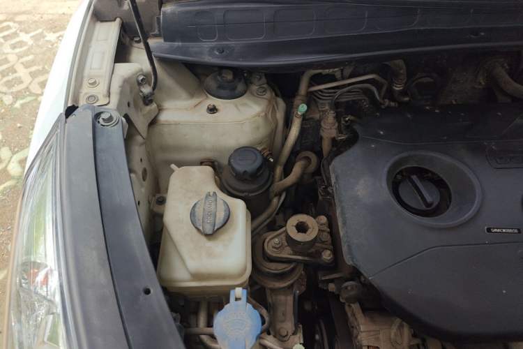 Used Hyundai ix35 2012 2.0L Automatic Two-Wheel Drive New Edition GL Engine Bay Right