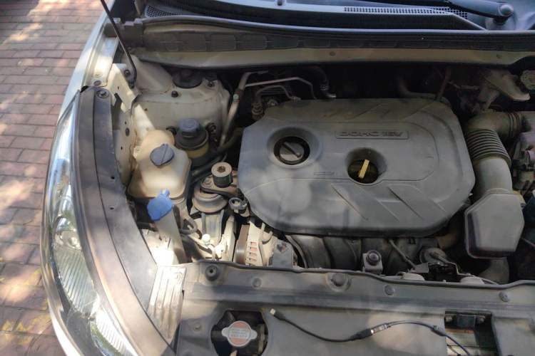 Used Hyundai ix35 2012 2.0L Automatic Two-Wheel Drive Elite Edition GLS Engine Bay Right