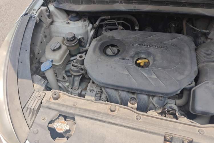 Used Hyundai ix35 2012 2.0L Automatic Two-Wheel Drive Elite Edition GLS Engine Bay Right