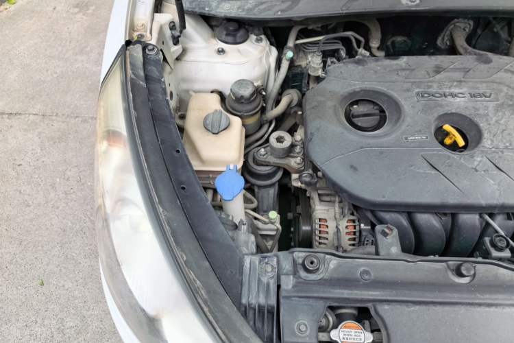 Used Hyundai ix35 2012 2.0L Automatic Two-Wheel Drive New Edition GL Engine Bay Right