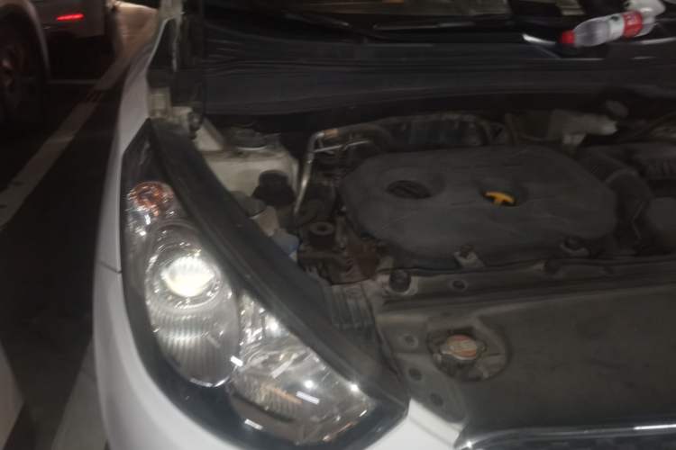 Used Hyundai ix35 2012 2.0L Automatic Two-Wheel Drive Elite Edition GLS Engine Bay Right