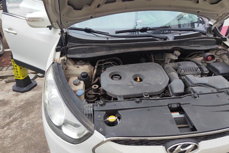 Used Hyundai ix35 2012 2.0L Automatic Two-Wheel Drive New Edition GL Engine Bay Right