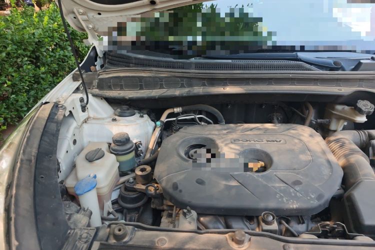 Used Hyundai ix35 2012 2.0L Automatic Two-Wheel Drive Elite Edition GLS Engine Bay Right