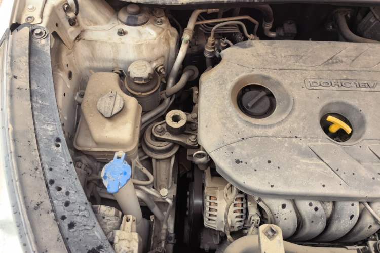 Used Hyundai ix35 2012 2.0L Automatic Two-Wheel Drive Elite Edition GLS Engine Bay Right