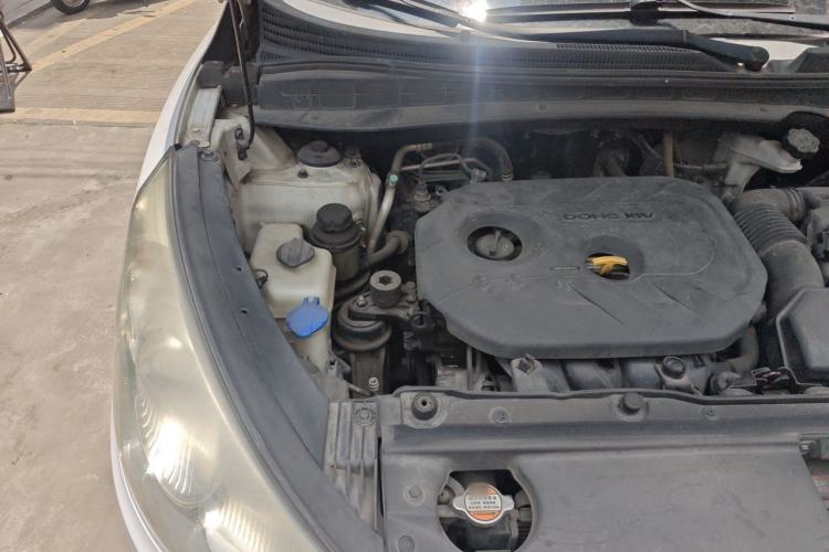 Used Hyundai ix35 2012 2.0L Automatic Two-Wheel Drive Elite Edition GLS Engine Bay Right