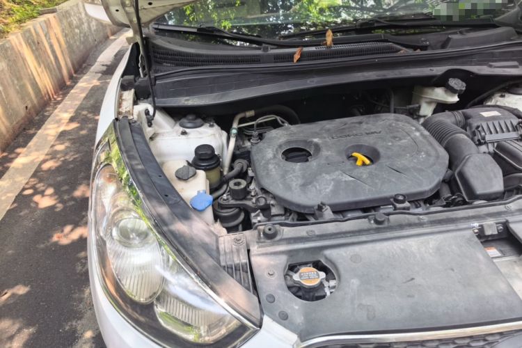 Used Hyundai ix35 2012 2.0L Automatic Two-Wheel Drive Elite Edition GLS Engine Bay Right