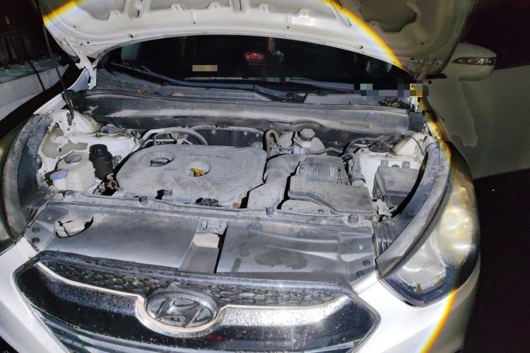 Used Hyundai ix35 2012 2.0L Manual Two-Wheel Drive New Edition GL Engine Bay