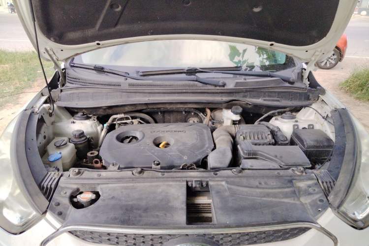 Used Hyundai ix35 2012 2.0L Automatic Two-Wheel Drive Elite Edition GLS Engine Bay