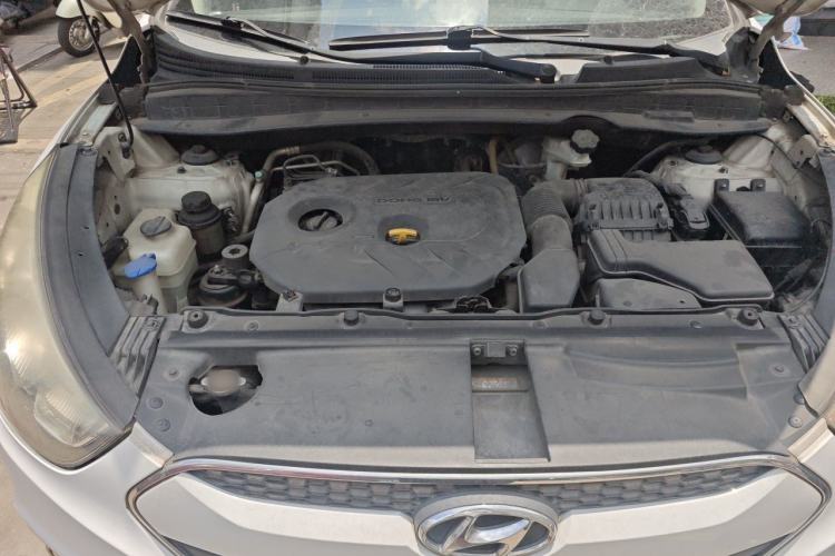Used Hyundai ix35 2012 2.0L Automatic Two-Wheel Drive Elite Edition GLS Engine Bay