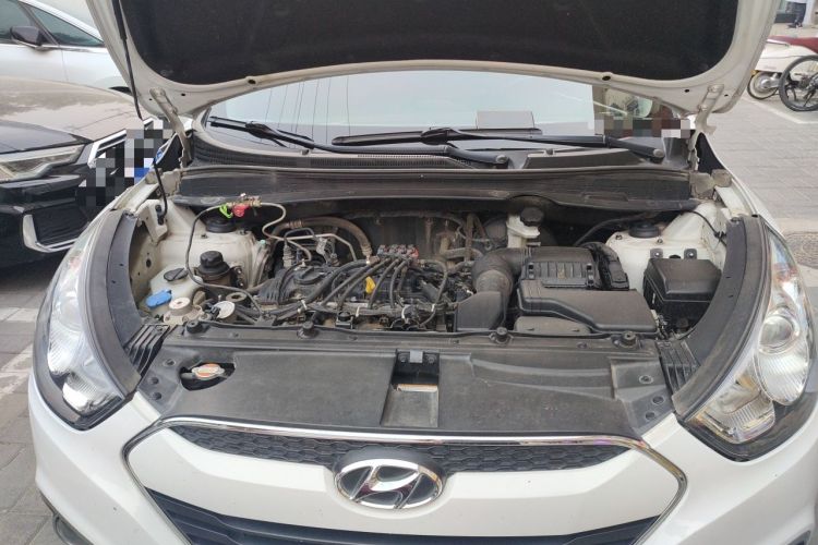 Used Hyundai ix35 2012 2.0L Automatic Two-Wheel Drive Elite Edition GLS Engine Bay