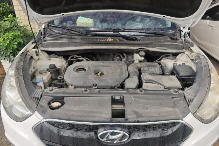 Used Hyundai ix35 2012 2.0L Automatic Two-Wheel Drive Elite Edition GLS Engine Bay