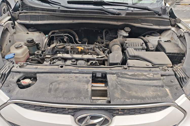 Used Hyundai ix35 2012 2.0L Automatic 4x4 Prestige Edition GLS Engine Bay