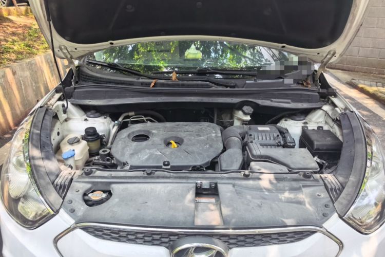 Used Hyundai ix35 2012 2.0L Automatic Two-Wheel Drive Elite Edition GLS Engine Bay