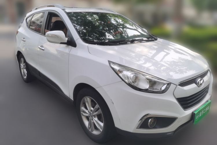 Used Hyundai ix35 2012 2.0L Automatic Two-Wheel Drive Elite Edition GLS Front Right 45 Deg